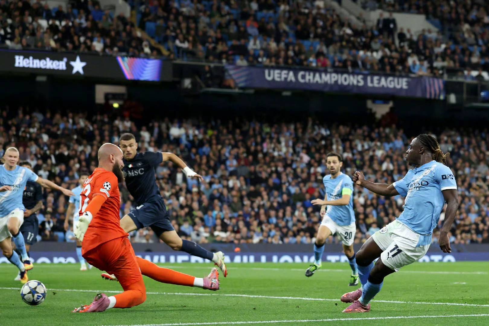 风云突变葡萄牙体育窗口期更衣室发声，欧冠版图或变，话题不断，临场指挥获称赞