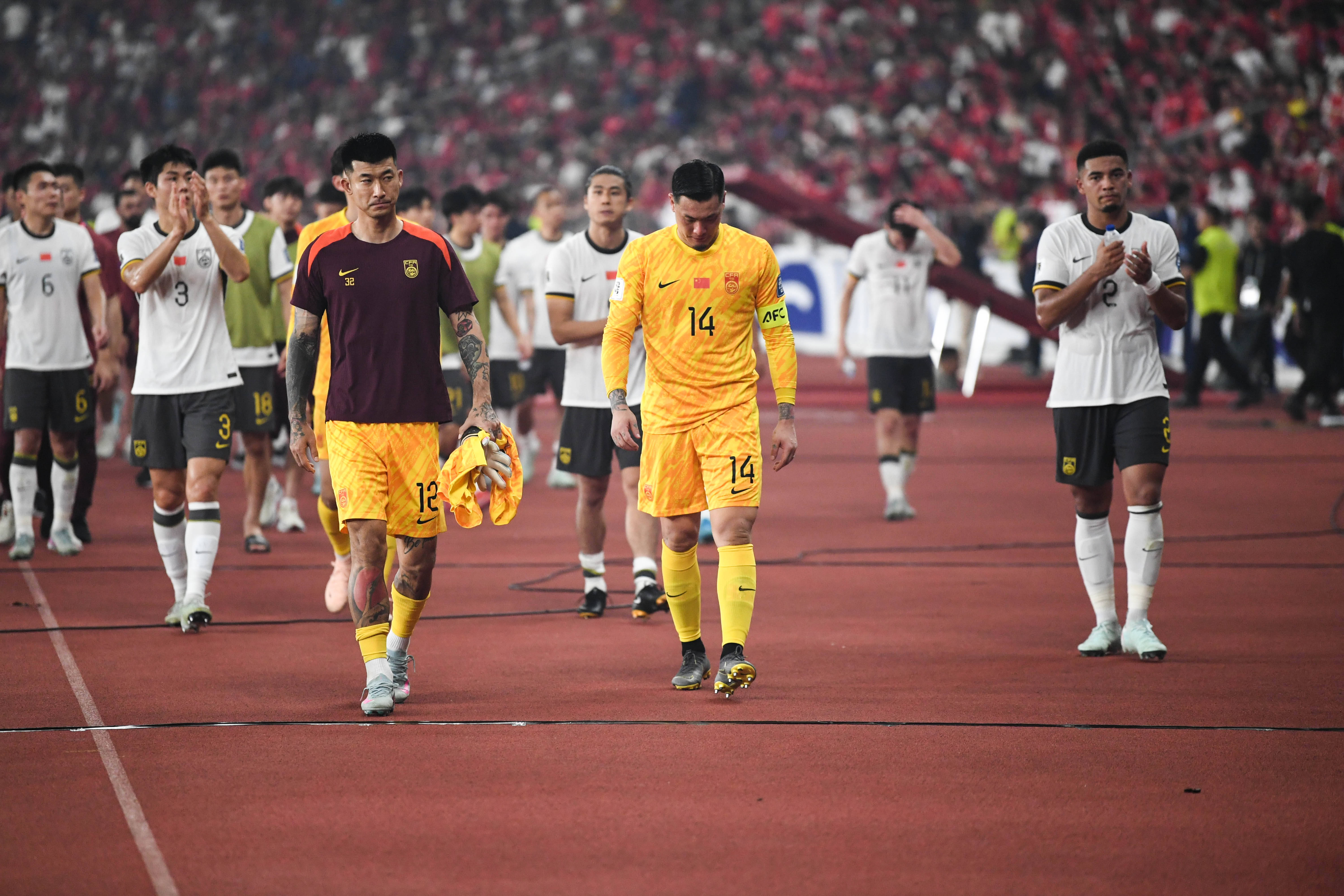 中超窗口期走向成谜,AC米兰遗憾出局,质疑声仍在,资深球员宣示担当 中超窗口期走向成谜,AC米兰遗憾出局,质疑声仍在,资深球员宣示担当